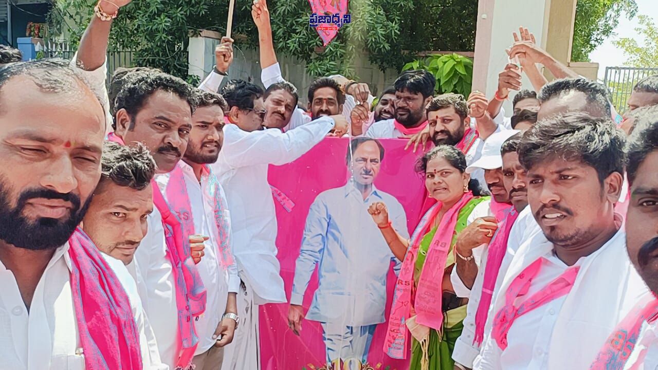 కేసీఆర్కు కృతజ్ఞతగా భారీ బైక్ ర్యాలీ